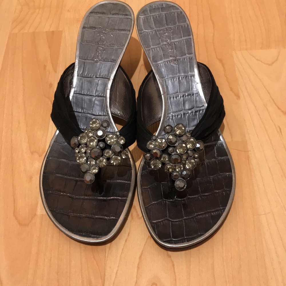 NWOB Marciano kitten heel dressy sandals 7.5M